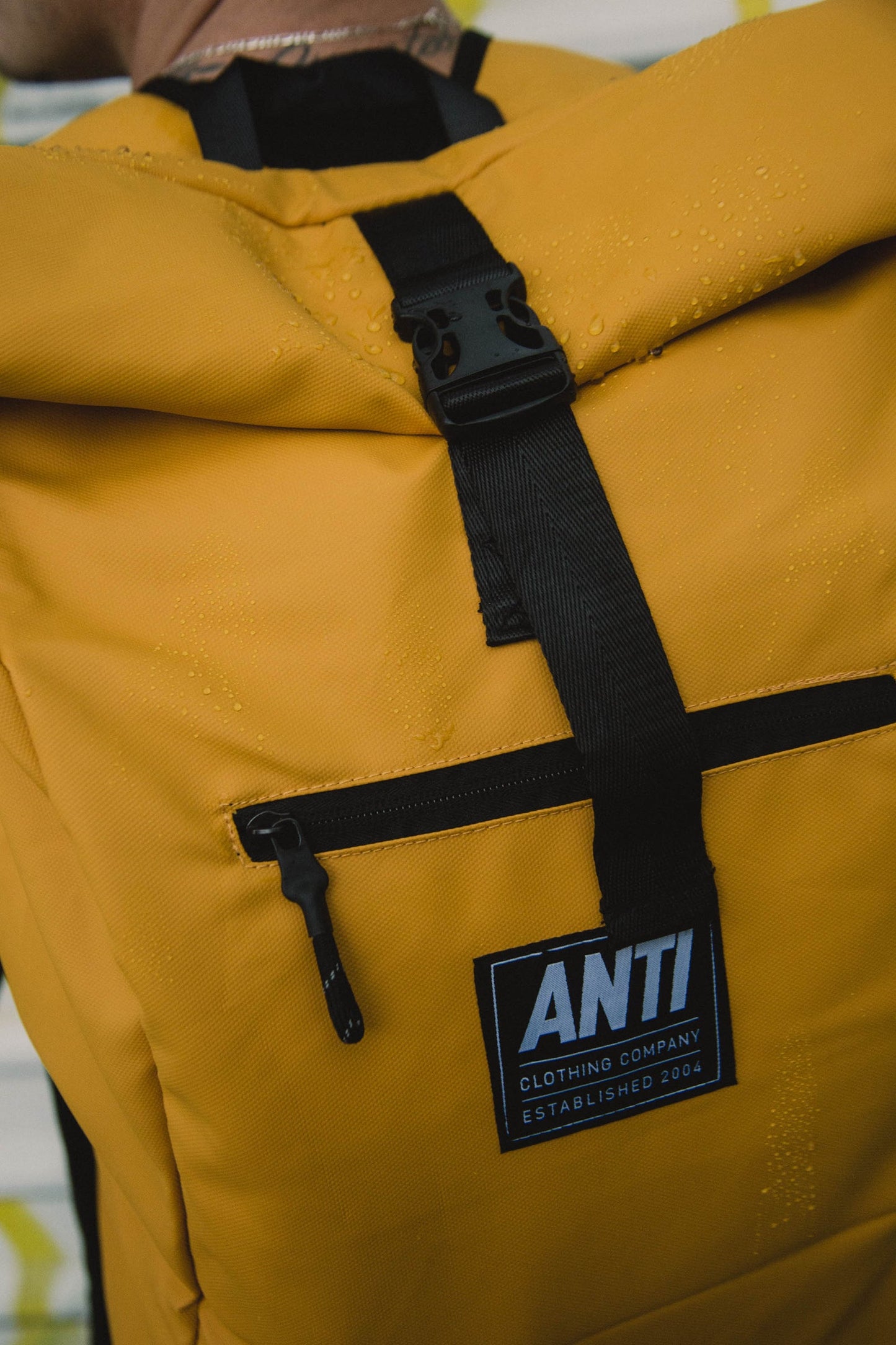 Mochila Camping Amarilla Impermeable ANTIFASHION