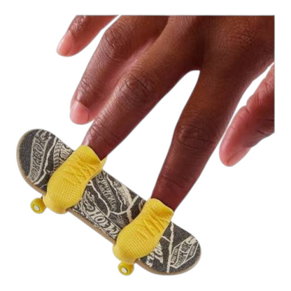 Patineta Para Dedos Con Tenis Finger Board HOT WHEELS