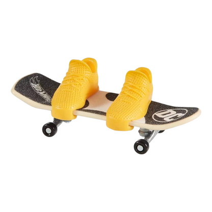 Patineta Para Dedos Con Tenis Tony Hawk Rojo Finger Board HOT WHEELS