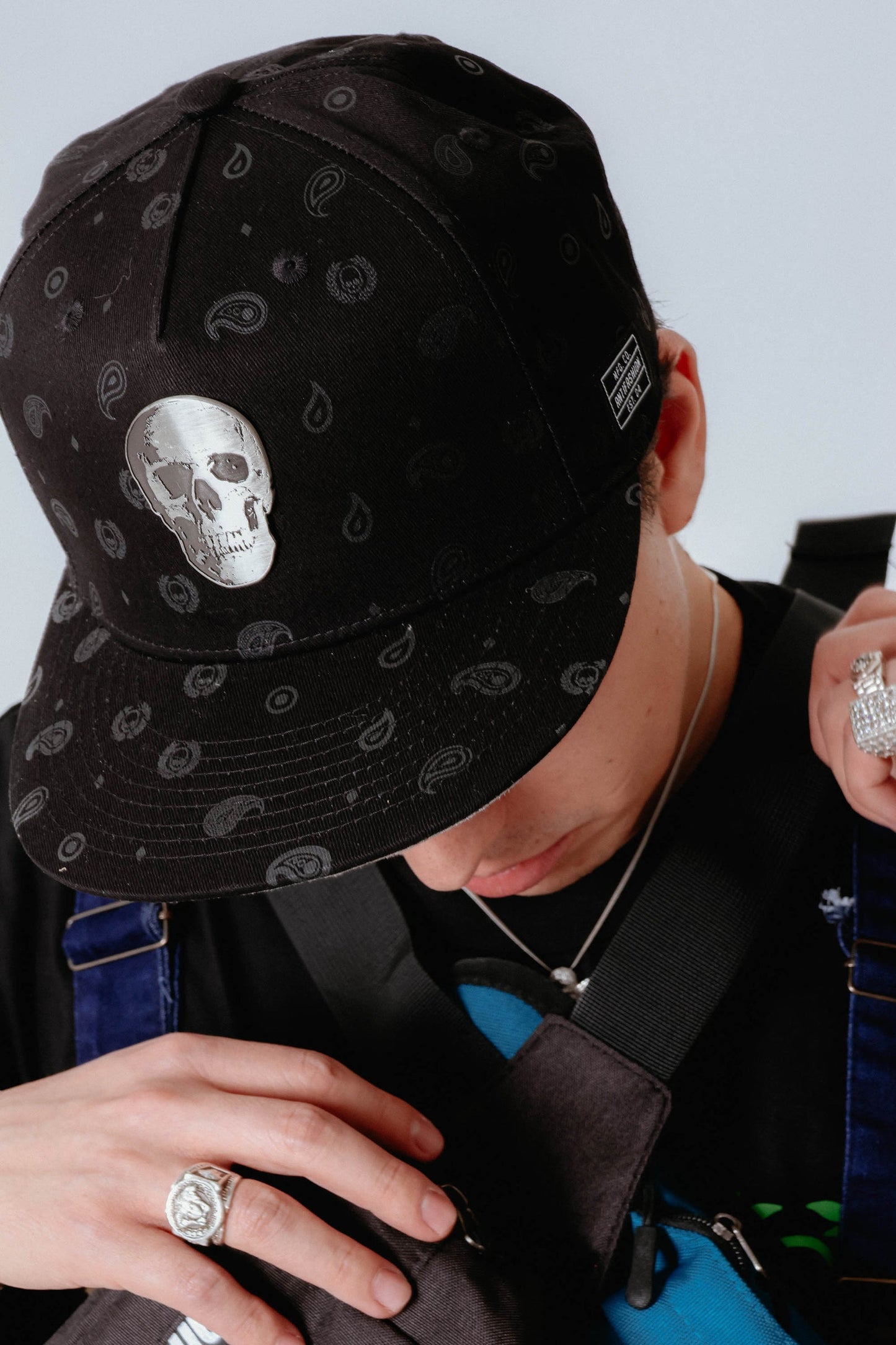 Gorra Negra Calavera Plata ANTIFASHION