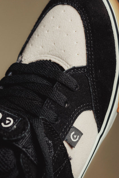 Tenis Pressure Black & White CORE