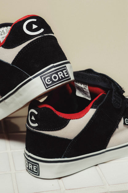 Tenis Pressure Black & White CORE