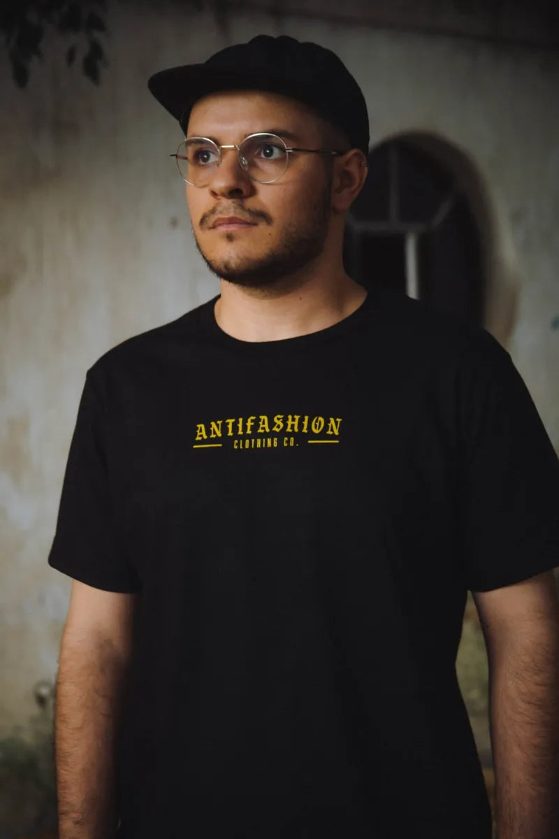 Playera Negra Craneo Trival ANTIFASHION