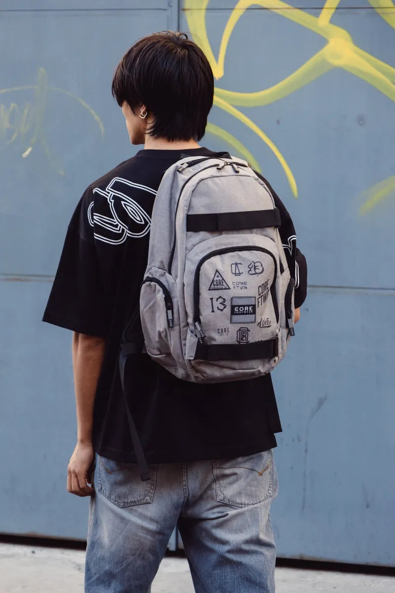 Mochila Skate Gris Graffiti CORE