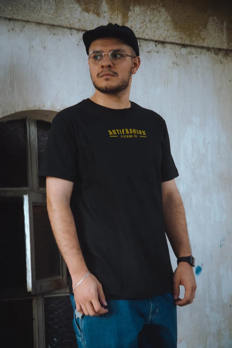 Playera Negra Craneo Trival ANTIFASHION
