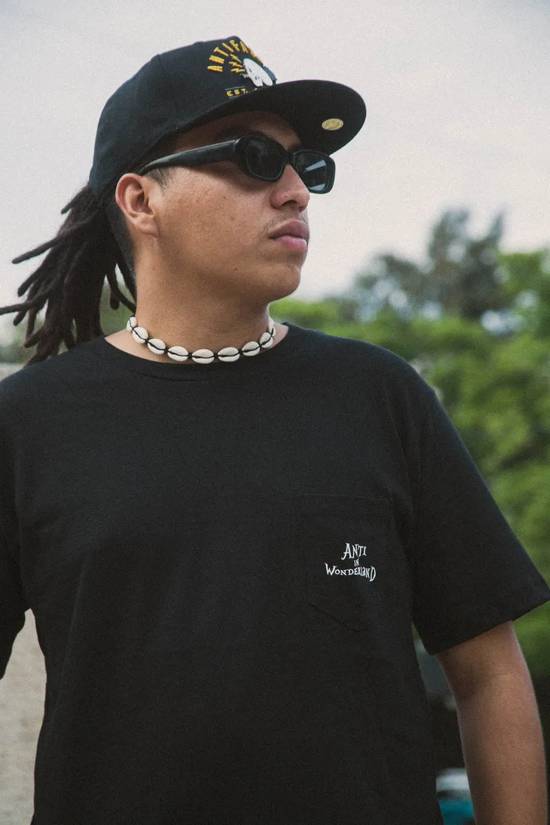 Playera Negra Wonderland ANTIFASHION