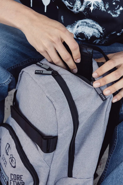 Mochila Skate Gris Graffiti CORE