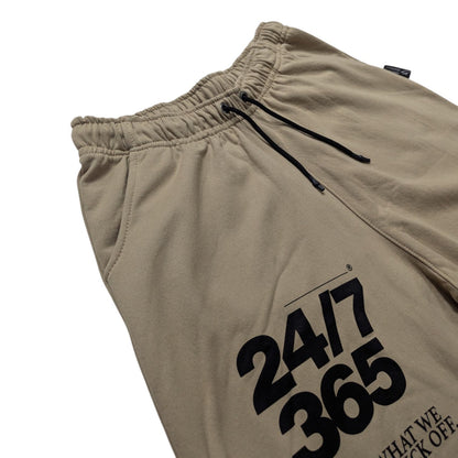 Bermuda Café 24/7 Oversized MOMONEY