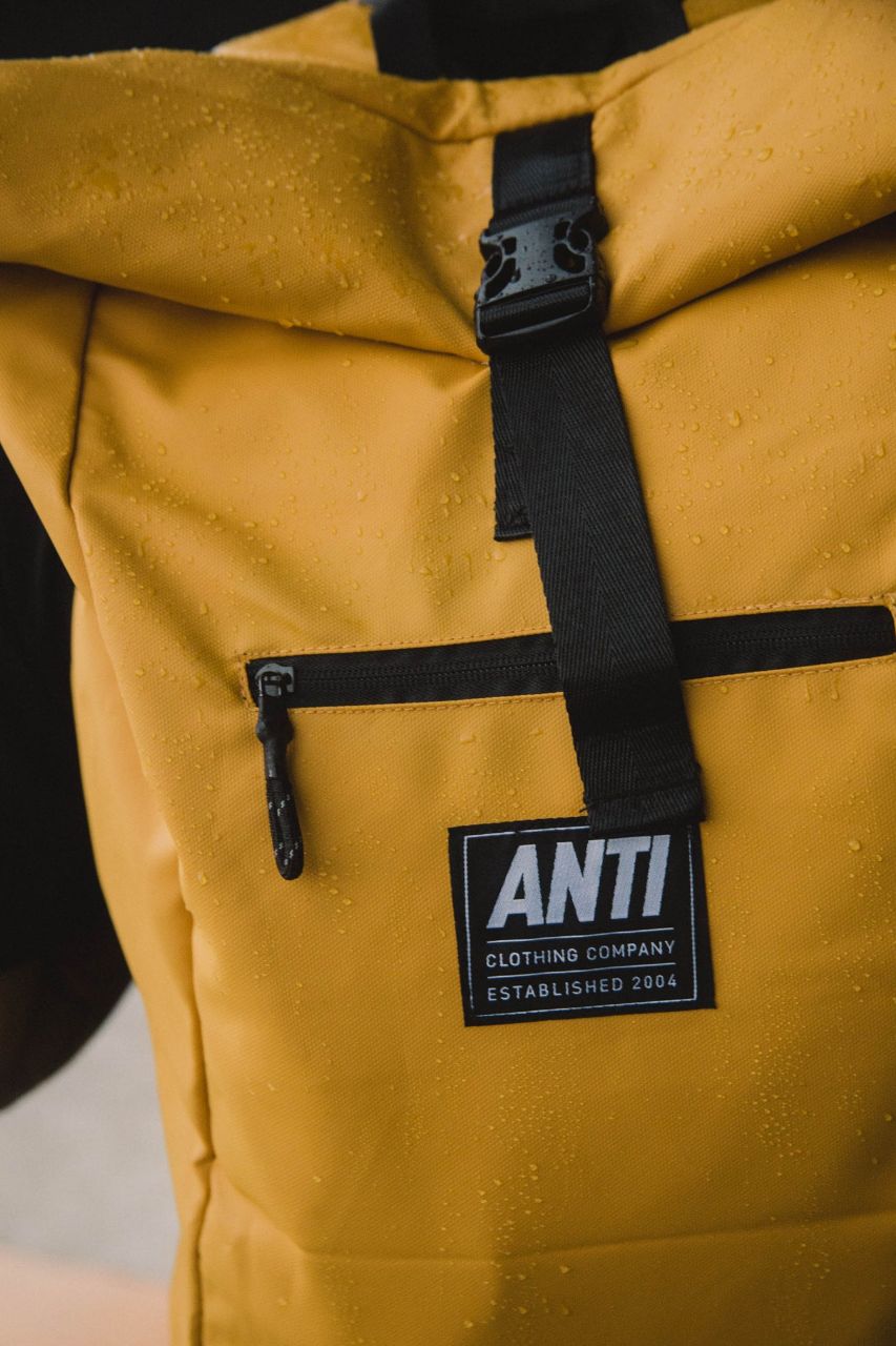 Mochila Camping Amarilla Impermeable ANTIFASHION