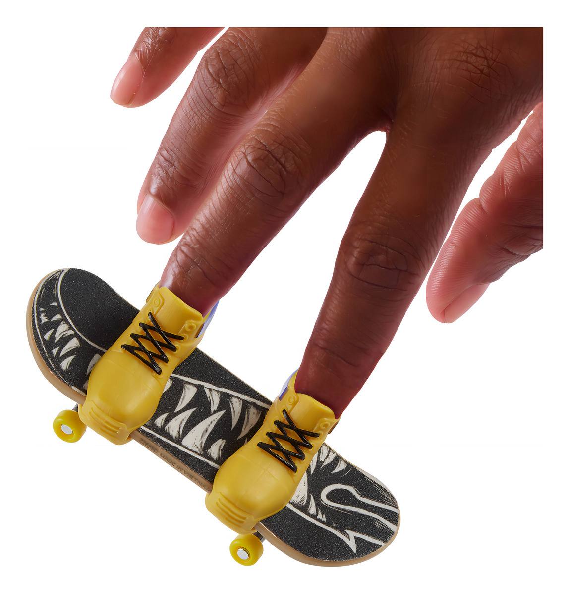 Patineta Para Dedos Con Tenis Tony Hawk Amarillo Finger Board HOT WHEELS (Copia)
