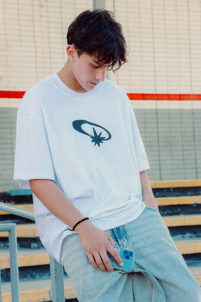 Playera Blanca Oversized Alien ANTIFASHION