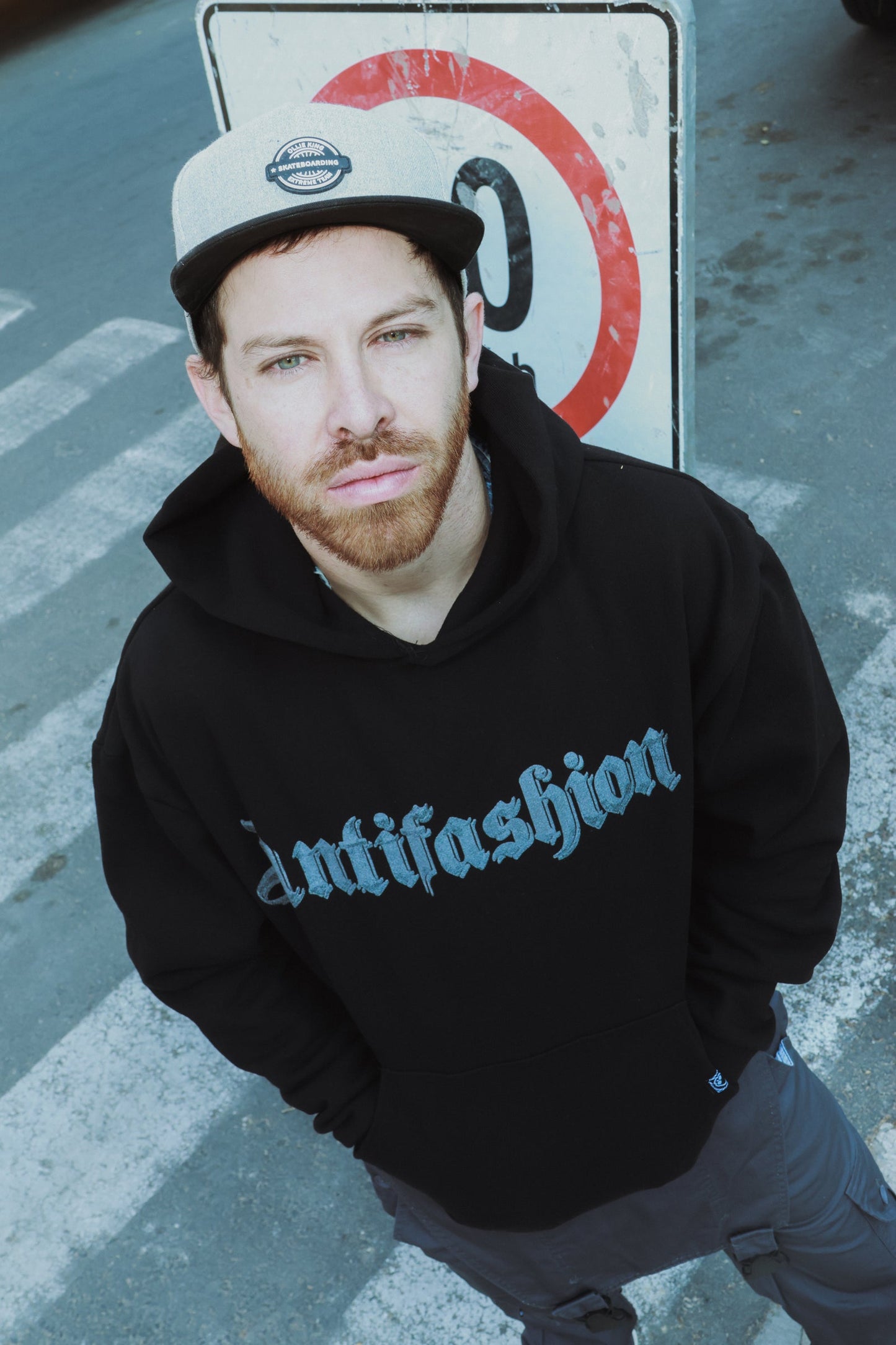 Hoodie Negra Calavera Plata Algodon Pesado ANTIFASHION