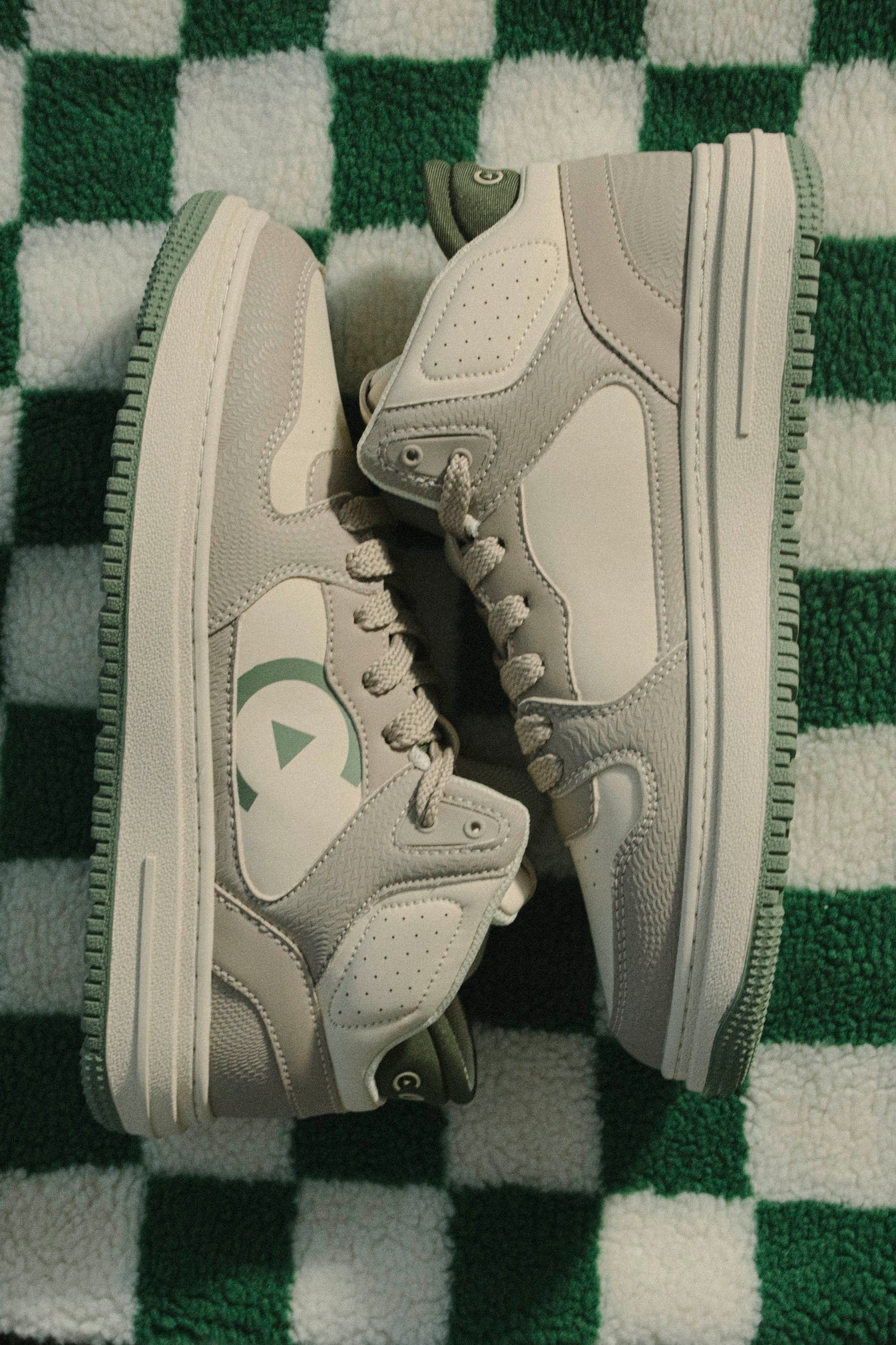Tenis Verde Olivo Retro High CORE
