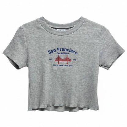 Top gris bordado de mujer San Francisco crop top
