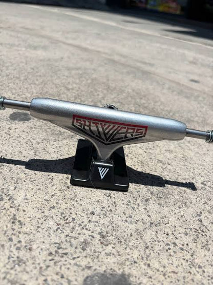 Trucks Negro / Plata  147 Ejes Skate SHIVERS