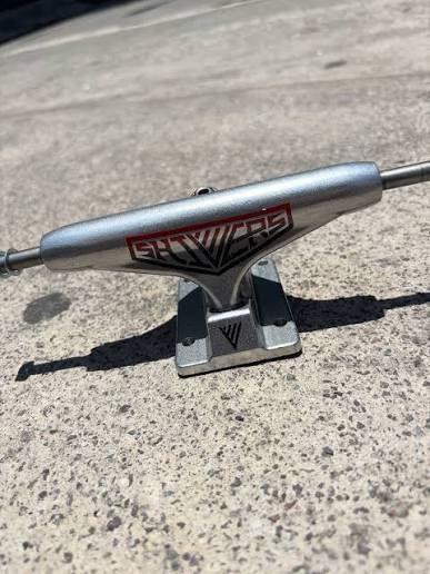 Trucks Plateados 147 Ejes Skate SHIVERS