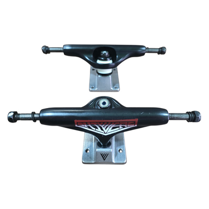 Trucks Plata / Negro 147 Ejes Skate SHIVERS